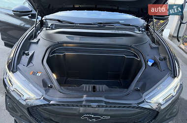 Позашляховик / Кросовер Ford Mustang Mach-E 2022 в 