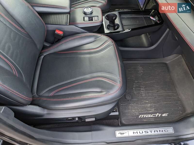 Позашляховик / Кросовер Ford Mustang Mach-E 2021 в Рівному