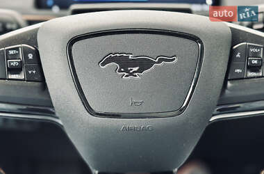 Позашляховик / Кросовер Ford Mustang Mach-E 2021 в 