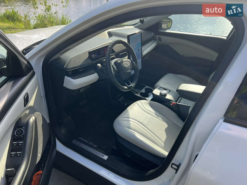 Позашляховик / Кросовер Ford Mustang Mach-E 2023 в Рівному