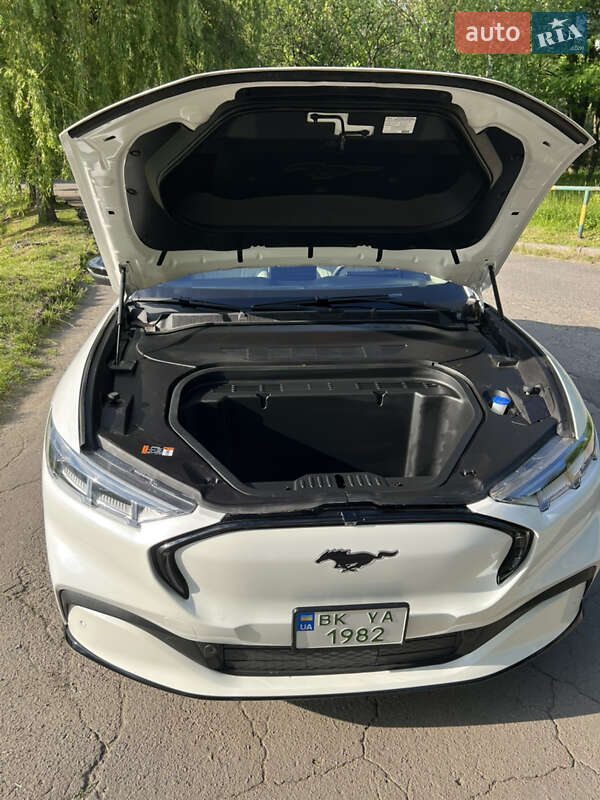 Позашляховик / Кросовер Ford Mustang Mach-E 2023 в Рівному