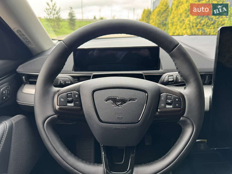 Позашляховик / Кросовер Ford Mustang Mach-E 2022 в Рівному