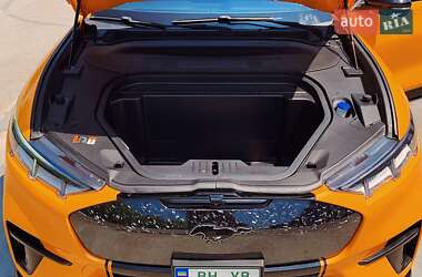 Внедорожник / Кроссовер Ford Mustang Mach-E 2021 в 