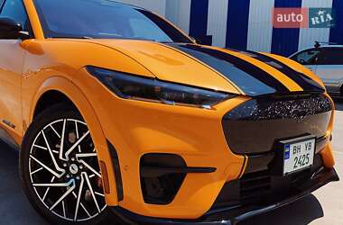 Внедорожник / Кроссовер Ford Mustang Mach-E 2021 в 
