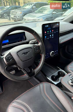 Внедорожник / Кроссовер Ford Mustang Mach-E 2021 в 