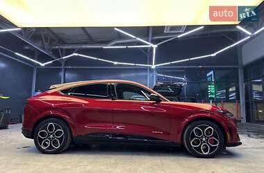 Внедорожник / Кроссовер Ford Mustang Mach-E 2021 в 