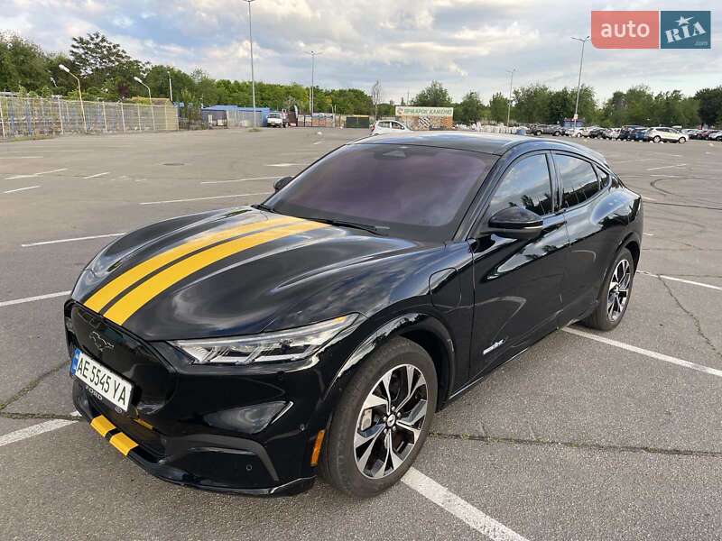 Внедорожник / Кроссовер Ford Mustang Mach-E 2020 в 