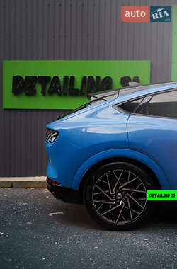Внедорожник / Кроссовер Ford Mustang Mach-E 2022 в 