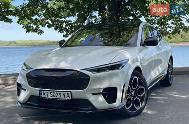 Позашляховик / Кросовер Ford Mustang Mach-E 2022 в 