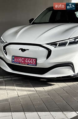 Внедорожник / Кроссовер Ford Mustang Mach-E 2021 в 