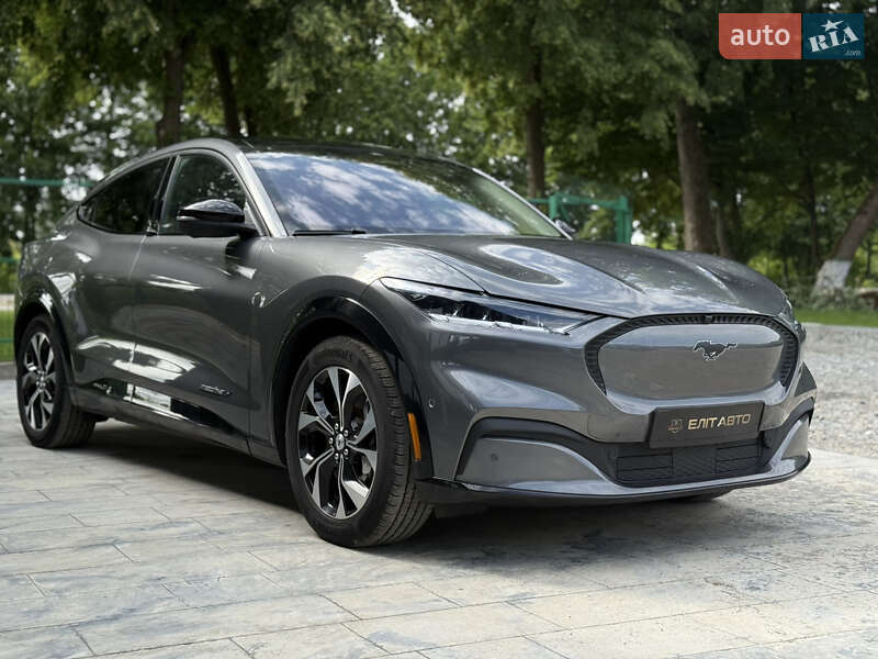 Позашляховик / Кросовер Ford Mustang Mach-E 2021 в 