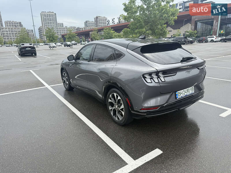 Позашляховик / Кросовер Ford Mustang Mach-E 2021 в Києві