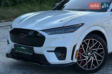 Позашляховик / Кросовер Ford Mustang Mach-E 2021 в 