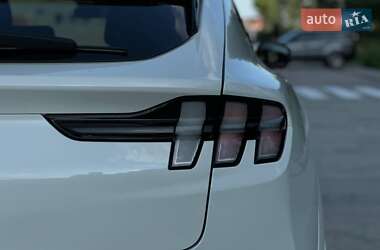 Позашляховик / Кросовер Ford Mustang Mach-E 2021 в 