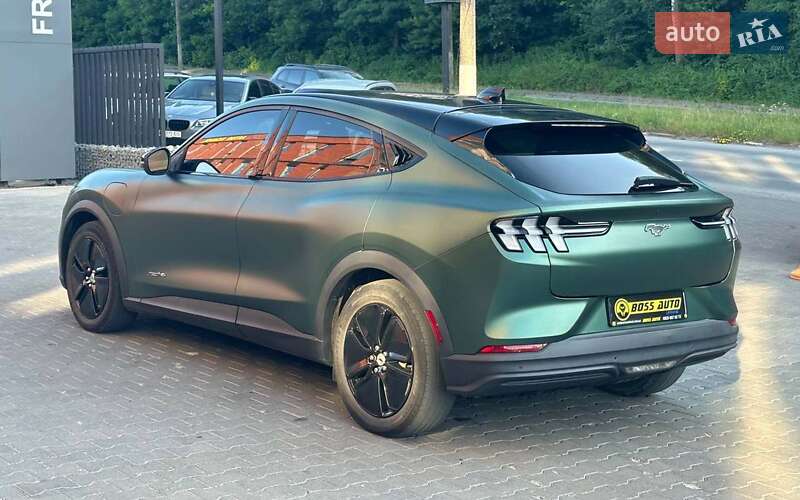 Позашляховик / Кросовер Ford Mustang Mach-E 2021 в Чернівцях
