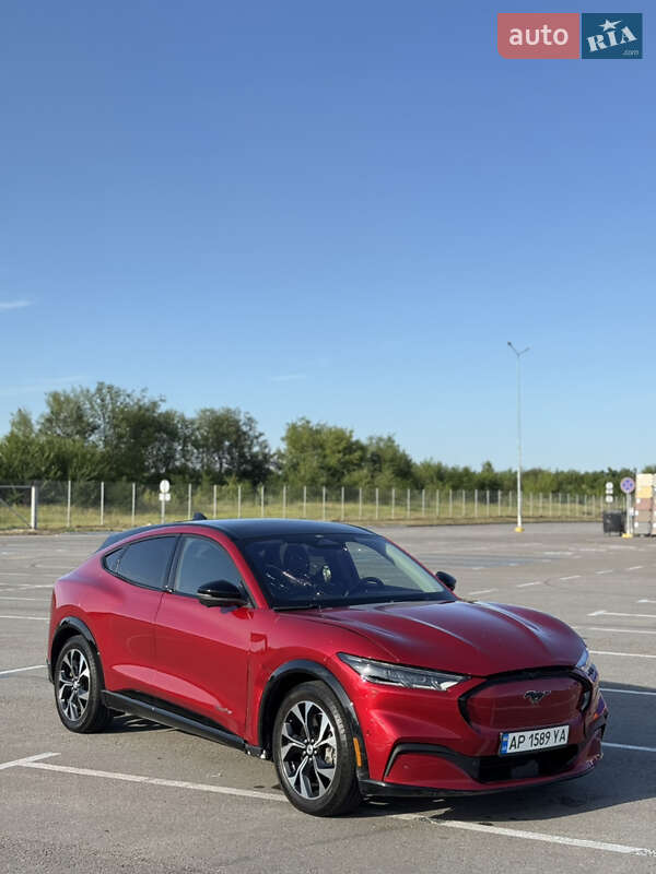 Внедорожник / Кроссовер Ford Mustang Mach-E 2021 в 