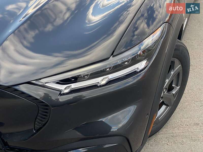 Позашляховик / Кросовер Ford Mustang Mach-E 2021 в Києві