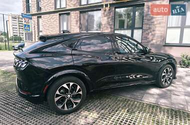 Позашляховик / Кросовер Ford Mustang Mach-E 2023 в 
