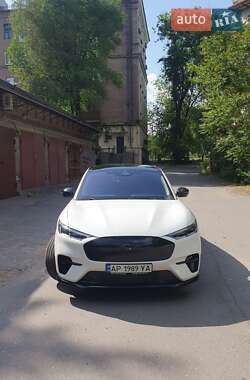 Позашляховик / Кросовер Ford Mustang Mach-E 2023 в 