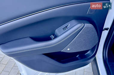 Внедорожник / Кроссовер Ford Mustang Mach-E 2021 в 