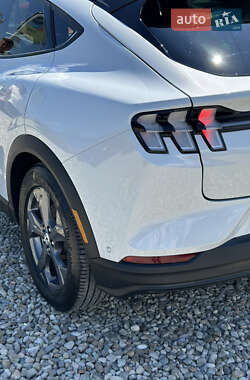 Внедорожник / Кроссовер Ford Mustang Mach-E 2021 в 