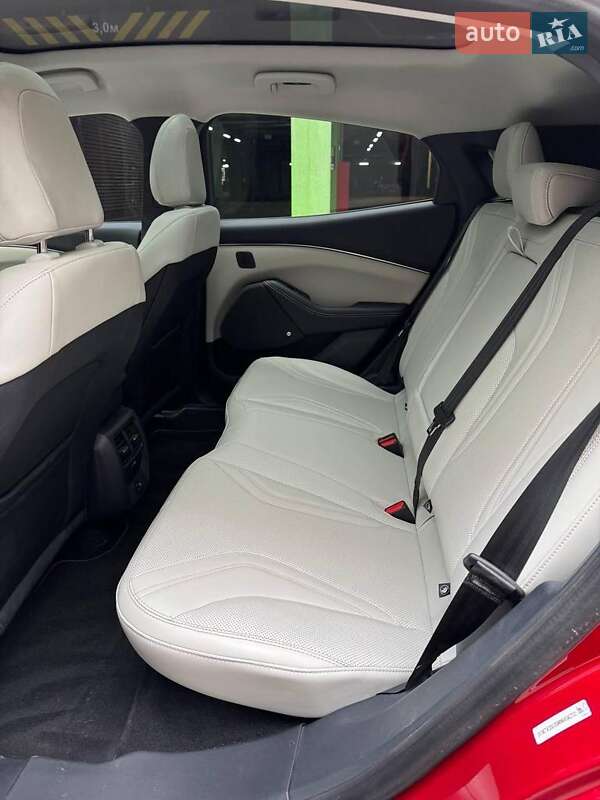 Позашляховик / Кросовер Ford Mustang Mach-E 2021 в Києві фото 18 Позашляховик / Кросовер Ford Mustang Mach-E 2021 в Києві