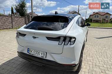 Внедорожник / Кроссовер Ford Mustang Mach-E 2021 в 