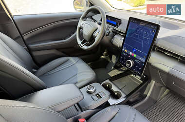 Позашляховик / Кросовер Ford Mustang Mach-E 2023 в 