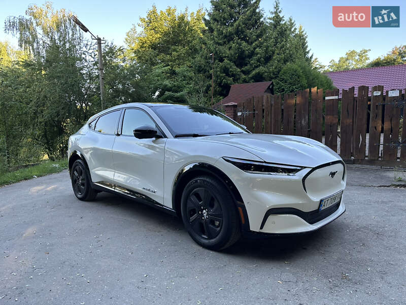 Позашляховик / Кросовер Ford Mustang Mach-E 2023 в 