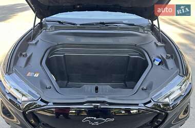 Позашляховик / Кросовер Ford Mustang Mach-E 2023 в 