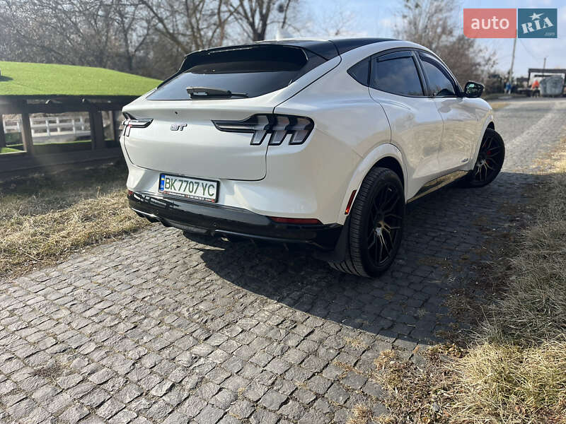 Позашляховик / Кросовер Ford Mustang Mach-E 2021 в Рівному