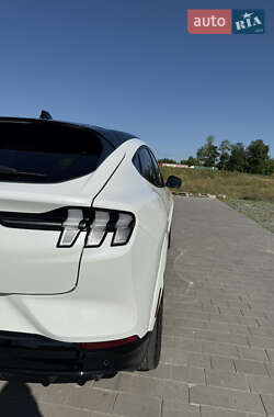 Позашляховик / Кросовер Ford Mustang Mach-E 2023 в 