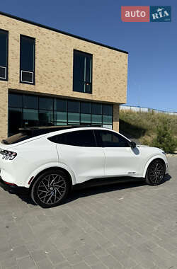 Позашляховик / Кросовер Ford Mustang Mach-E 2023 в 