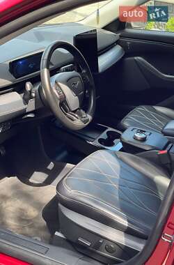 Внедорожник / Кроссовер Ford Mustang Mach-E 2022 в 