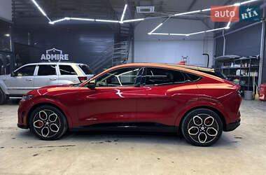 Внедорожник / Кроссовер Ford Mustang Mach-E 2021 в 