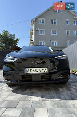 Позашляховик / Кросовер Ford Mustang Mach-E 2022 в 