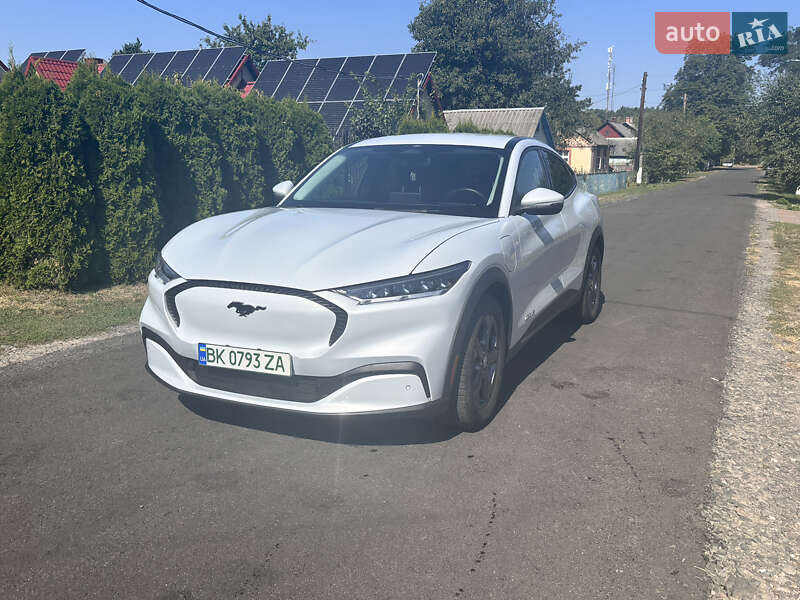 Позашляховик / Кросовер Ford Mustang Mach-E 2021 в 