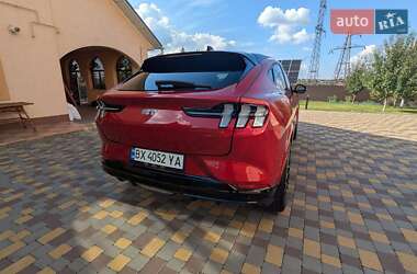 Позашляховик / Кросовер Ford Mustang Mach-E 2021 в 