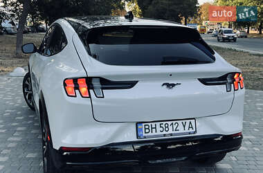 Внедорожник / Кроссовер Ford Mustang Mach-E 2021 в 