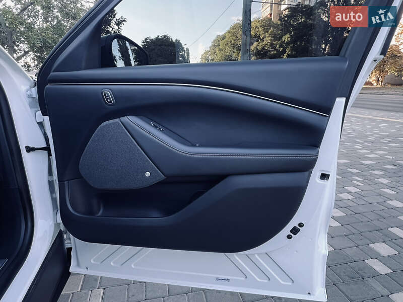 Позашляховик / Кросовер Ford Mustang Mach-E 2021 в Одесі