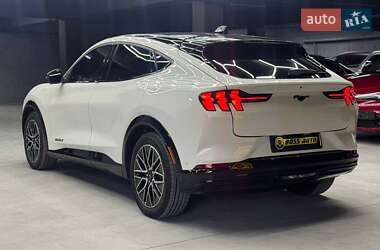Позашляховик / Кросовер Ford Mustang Mach-E 2024 в 