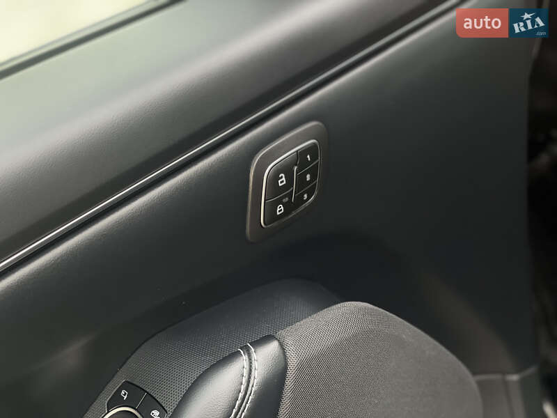 Позашляховик / Кросовер Ford Mustang Mach-E 2023 в Львові фото 55 Позашляховик / Кросовер Ford Mustang Mach-E 2023 в Львові