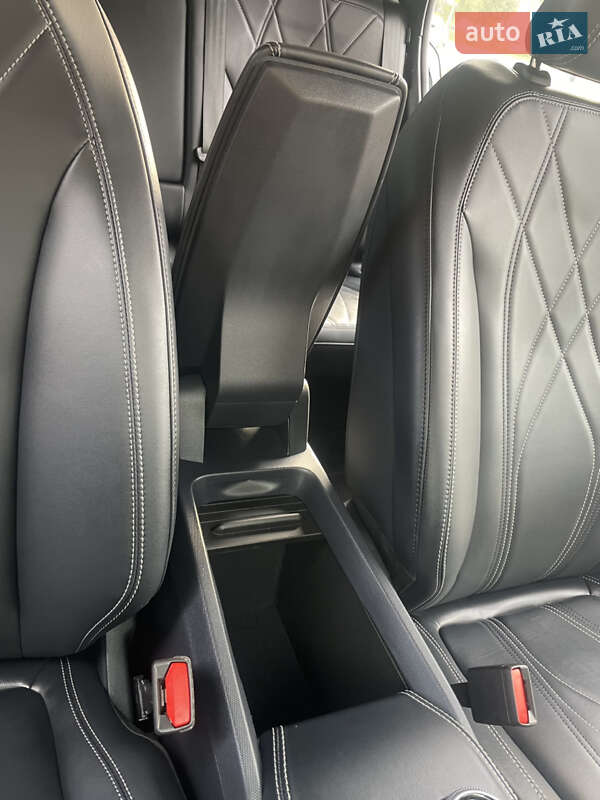 Позашляховик / Кросовер Ford Mustang Mach-E 2023 в Львові фото 59 Позашляховик / Кросовер Ford Mustang Mach-E 2023 в Львові