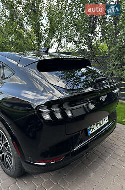 Позашляховик / Кросовер Ford Mustang Mach-E 2024 в 