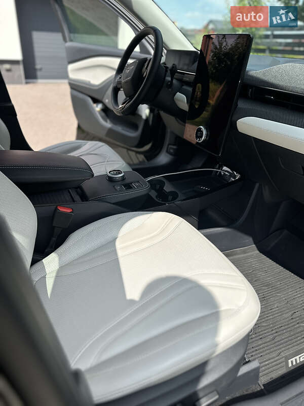 Внедорожник / Кроссовер Ford Mustang Mach-E 2024 в Львове