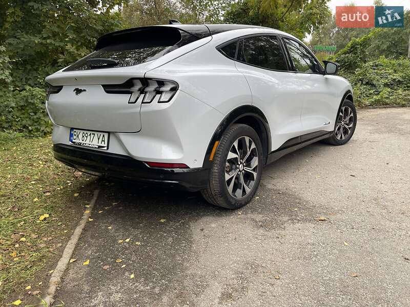 Позашляховик / Кросовер Ford Mustang Mach-E 2023 в Рівному фото 13 Позашляховик / Кросовер Ford Mustang Mach-E 2023 в Рівному