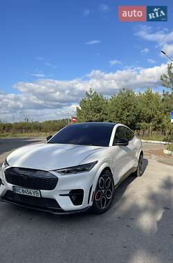 Позашляховик / Кросовер Ford Mustang Mach-E 2022 в  фото 8 Позашляховик / Кросовер Ford Mustang Mach-E 2022 в