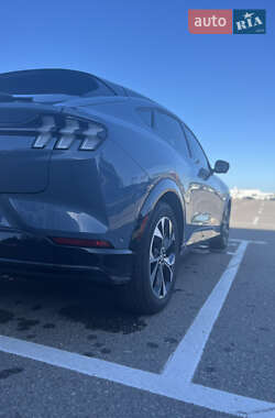 Позашляховик / Кросовер Ford Mustang Mach-E 2023 в 