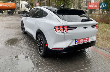 Позашляховик / Кросовер Ford Mustang Mach-E 2021 в 