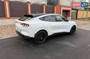 Позашляховик / Кросовер Ford Mustang Mach-E 2021 в 